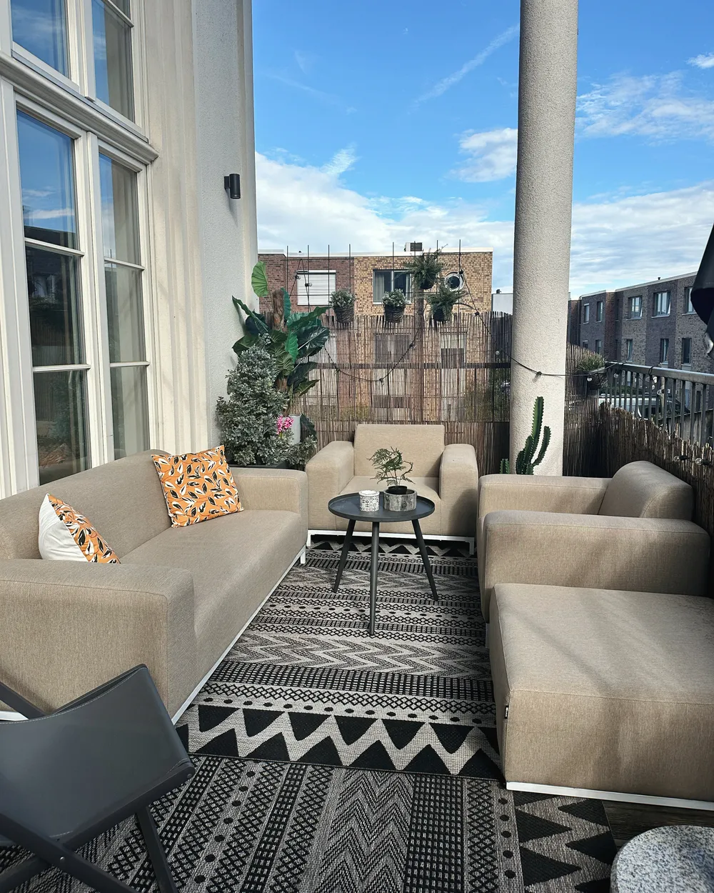 Loungeset met tafel 5-zits ROVIGO Beige